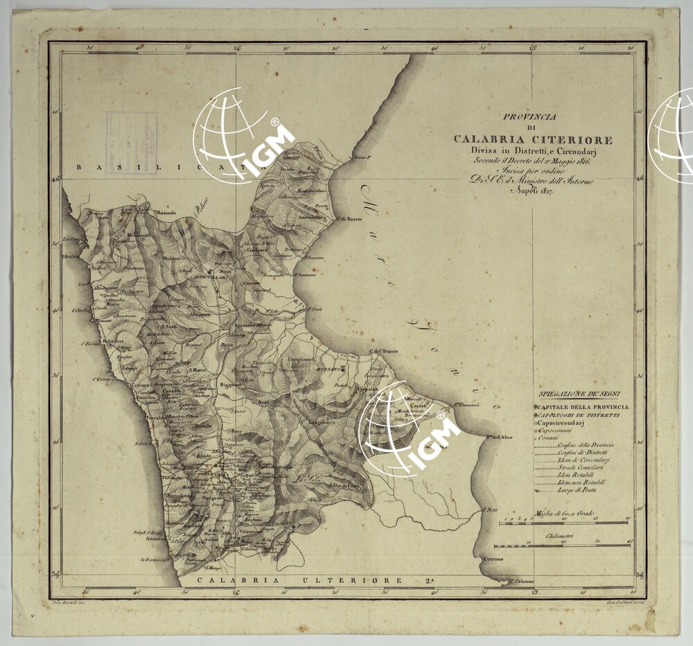 ATLANTE DELLE QUINDICI PROVINCIE AL DI QUA DEL FARO DEL REGNO DELLE DUE SICILIE A NORMA DELLA LEGGE DEL 1° MAGGIO 1816. INCISE D'ORDINE DI S. E. IL SEGRETARIO DI STATO MINISTRO DEGLI AFFARI INTERNI DA GENNARO BARTOLI - PROVINCIA DI CALABRIA CITERIORE.
