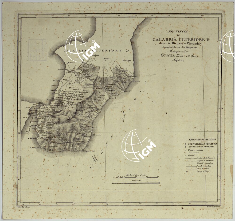 ATLANTE DELLE QUINDICI PROVINCIE AL DI QUA DEL FARO DEL REGNO DELLE DUE SICILIE A NORMA DELLA LEGGE DEL 1° MAGGIO 1816. INCISE D'ORDINE DI S. E. IL SEGRETARIO DI STATO MINISTRO DEGLI AFFARI INTERNI DA GENNARO BARTOLI - PROVINCIA DI CALABRIA ULTERIORE 1°.