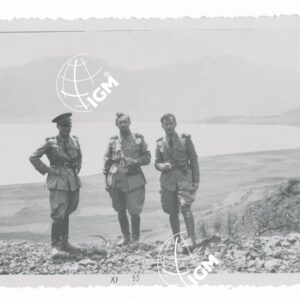 Col Cap. Sassi e T. Baldelli sulle rive del lago Ascianghi - FT00000955