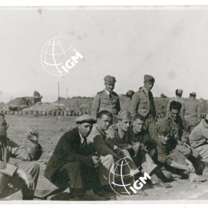 "ti mando alcune foto assieme a questo calendario opera della 7^ Sezione topocartografica, appena rientrerò in sede ti farò un pacco di tutte le foto ne ho tante e assai belle, ma temo a mandarle così. Le foto sono 3." - FT00001613