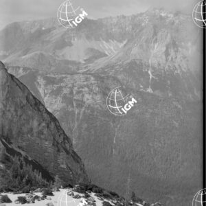 Veduta di Croda dell'Ancona probabili lavori in caverna - LN00001410