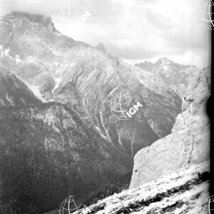 Veduta di Croda dell'Ancona probabili lavori in caverna - LN00001411