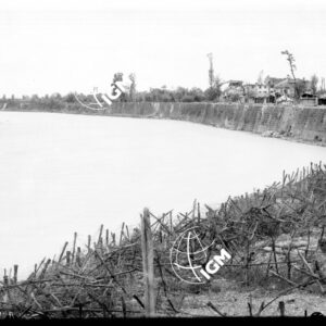 Case della parte sud di Nervesa fronteggianti l'isola Bombarda - LN00002188