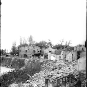 Case della parte sud di Nervesa fronteggianti l'isola Bombarda - LN00002189