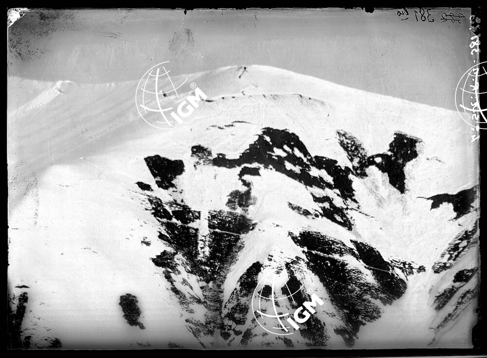 Telefotografie della Zona Dosso dei Morti - Dosso Brull - del Forte Por - dei rafforzamenti sopra il F.te Por - LN00002776