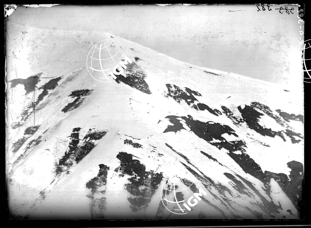 Telefotografie della Zona Dosso dei Morti - Dosso Brull - del Forte Por - dei rafforzamenti sopra il F.te Por - LN00002777