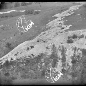 (1) Panorama dell'Altopiano dei Sette Comuni (tra la Val D'Astico e la Val di Martello) - (2) Panorama dell'Altopiano di Tonezza e dell'Altopiano dei Sette Comuni (tra la Val d'Astico e la Val di Martello) - LN00003171