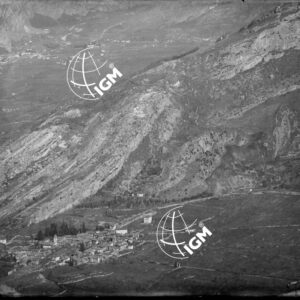 Rilievo panoramico della zona Riva - M. Brione - Nago - M. Corno - Q. 584 - LN00004066