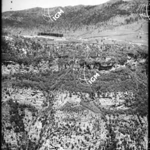 (1) Panorama dell'Altopiano dei Sette Comuni (tra la Val D'Astico e la Val di Martello) - (2) Panorama dell'Altopiano di Tonezza e dell'Altopiano dei Sette Comuni (tra la Val d'Astico e la Val di Martello) - LN00004196