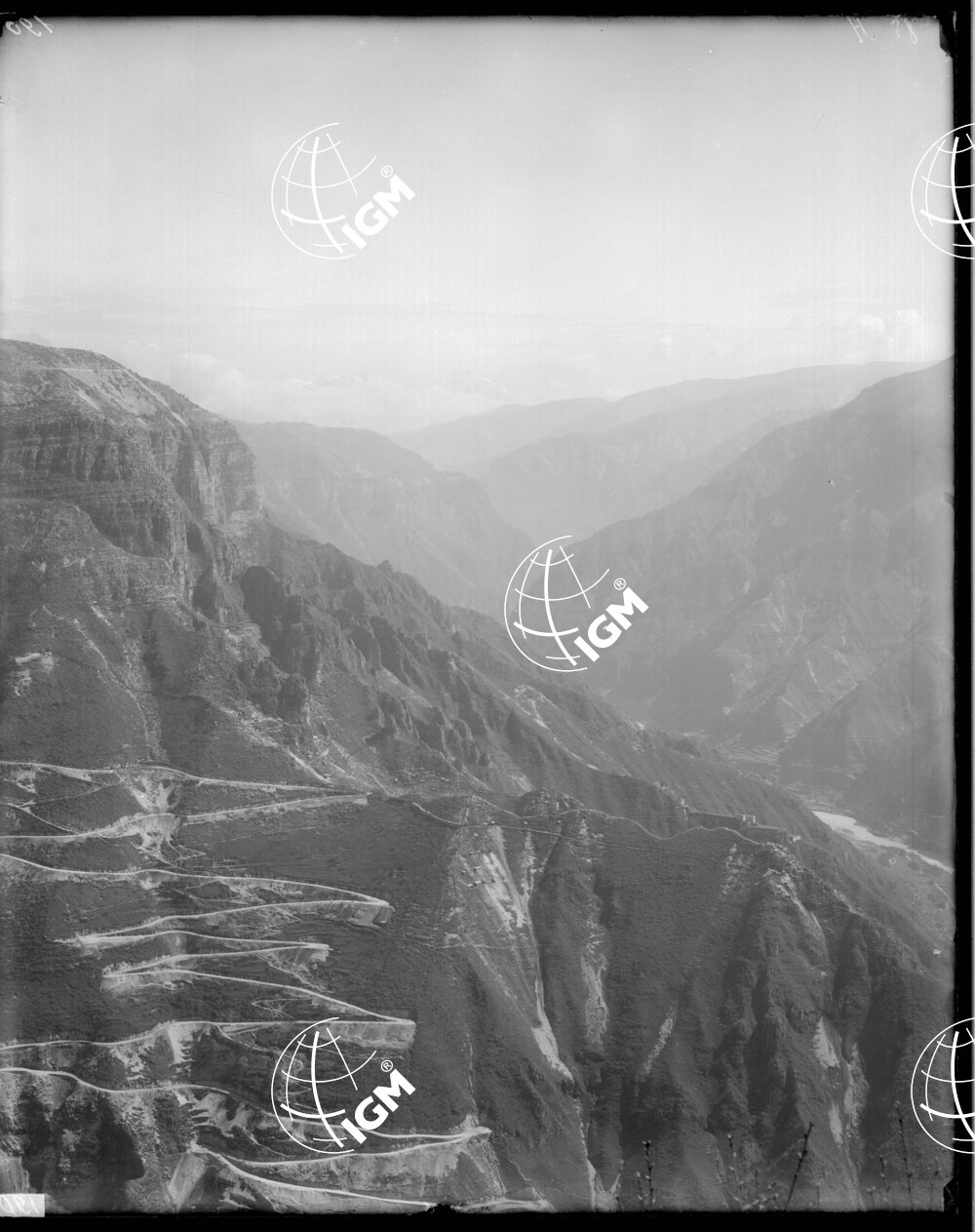 Veduta panoramica della zona Col del Rosso-Sasso Rosso - LN00006479