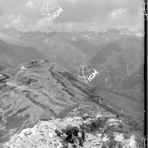 Serie Val Giudicaria N. 5-A  Panorama dal M. Re di Castello al Gruppo Cadria - Nozzolo - LN00006565