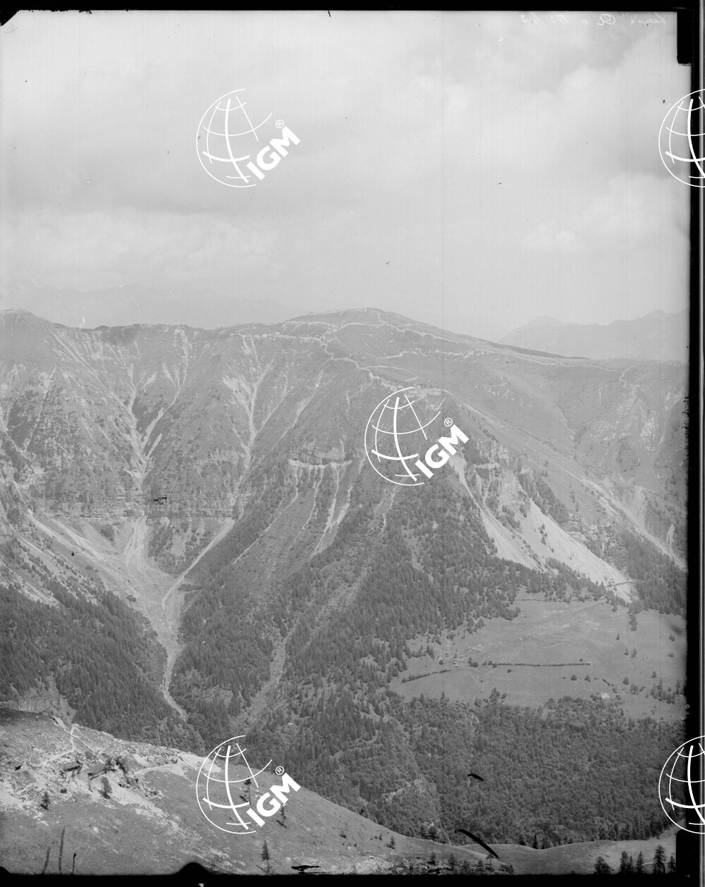 Serie Val Giudicaria N. 5-A Panorama dal M. Re di Castello al Gruppo Cadria - Nozzolo - LN00006569