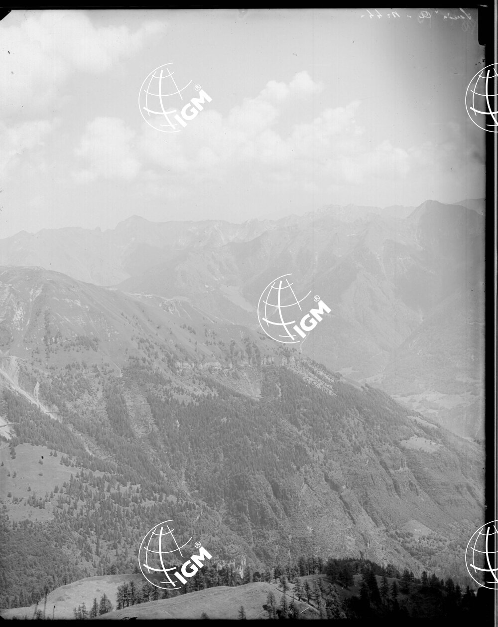 Serie Val Giudicaria N. 5-A Panorama dal M. Re di Castello al Gruppo Cadria - Nozzolo - LN00006570