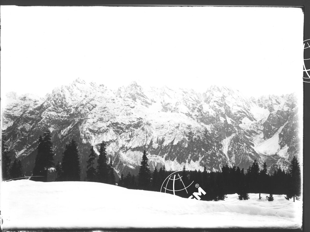 Veduta panoramica a giro di orizzonte presa da M. Zovo - LN00006810