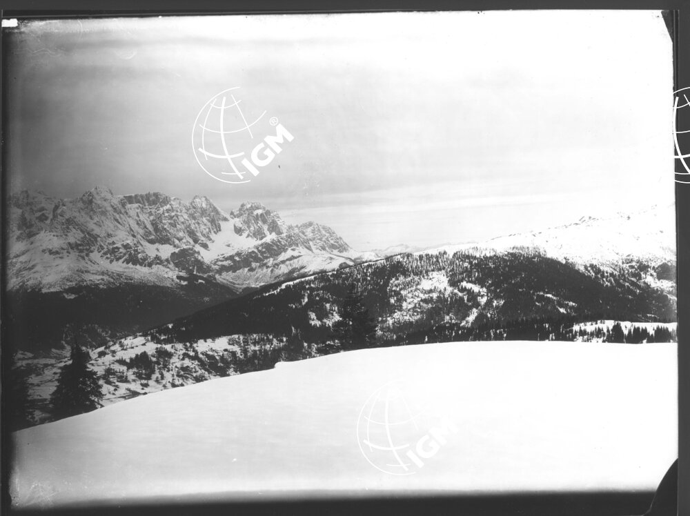 Veduta panoramica a giro di orizzonte presa da M. Zovo - LN00006813