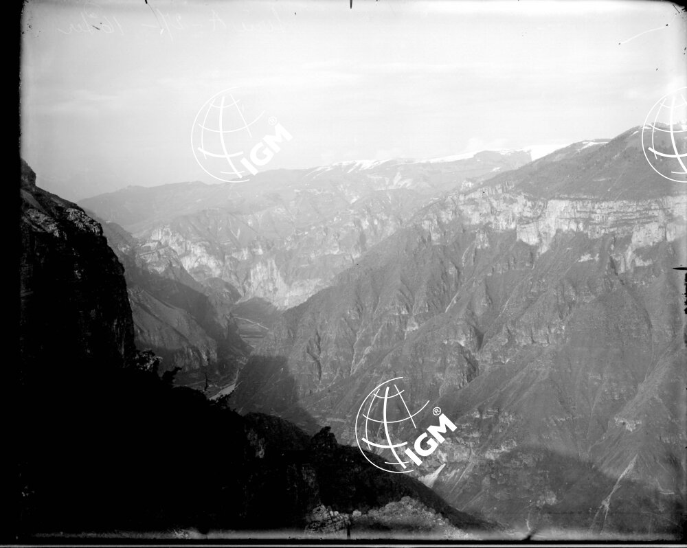 Veduta panoramica dalla sinistra del Brenta fra Cismon e Carpanè - LN00006871