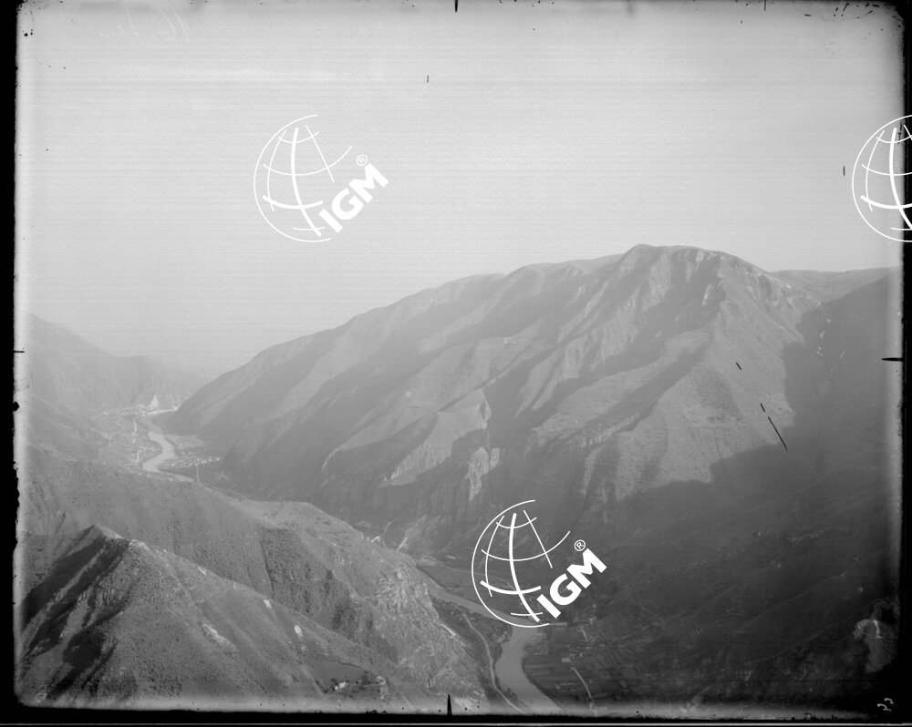 Veduta panoramica dalla sinistra del Brenta fra Cismon e Carpanè - LN00006877