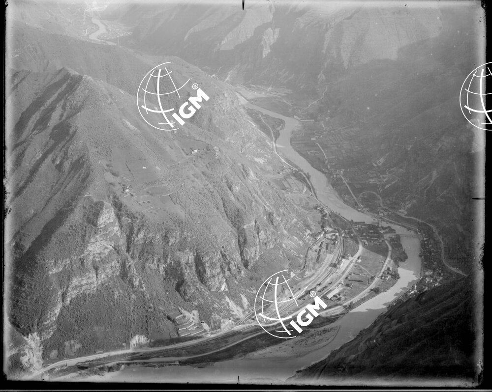 Veduta panoramica dalla sinistra del Brenta fra Cismon e Carpanè - LN00006878