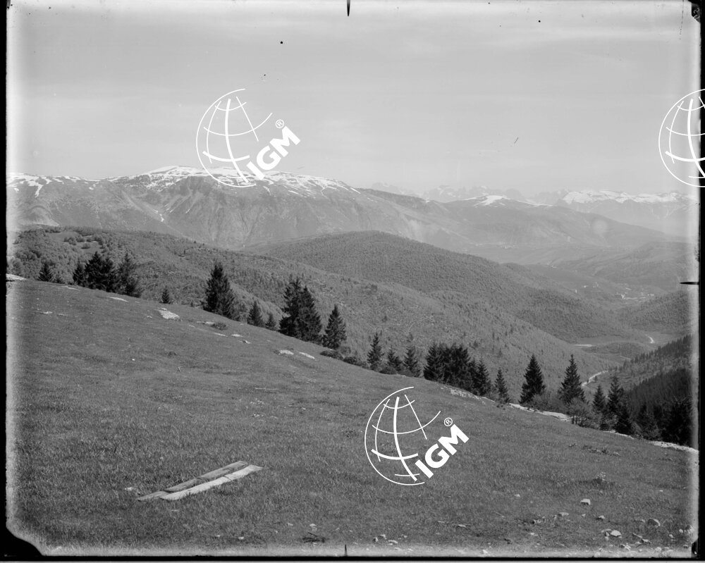 Veduta panoramica da M. Bertiaga q. 1356 - LN00006889