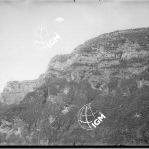 Veduta panoramica dalle pendici di M. Aveati quota 250 - LN00006898