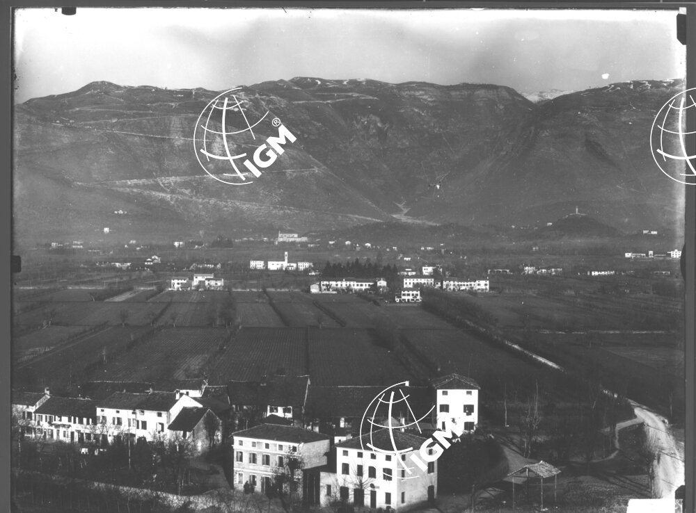 Veduta panoramica del Massiccio del Grappa - LN00006943