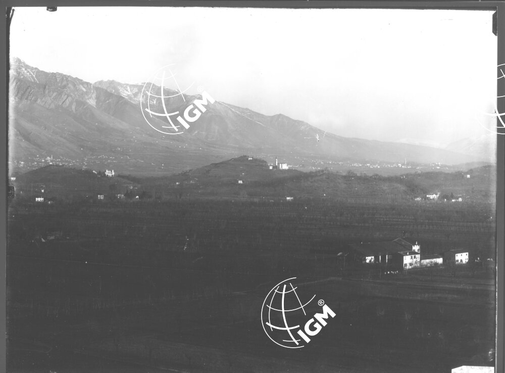 Veduta panoramica del Massiccio del Grappa - LN00006945