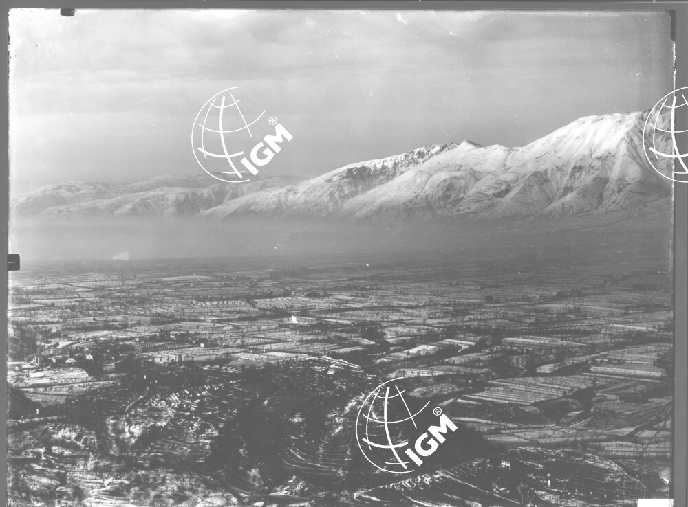 Veduta panoramica del Massiccio del Grappa dagli Altipiani di Montello - LN00006946