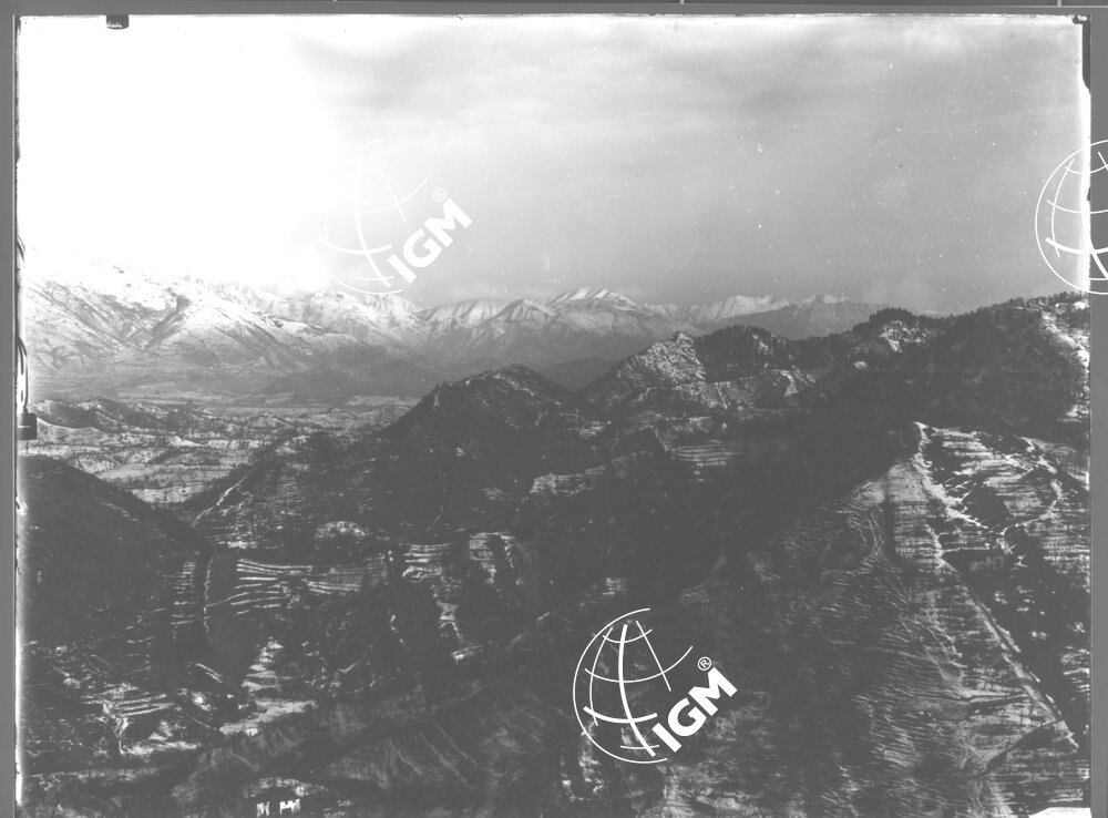 Veduta panoramica del Massiccio del Grappa dagli Altipiani di Montello - LN00006951