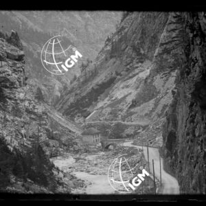 Sbarramento del Sempione - interruzione stradale e opera di Gondo visti  da  E. - E.N.E. - NE - N. - S.O. - LN00009438