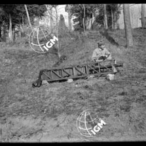 Soldato con apparato fotografico - LN00009542