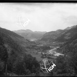 "Valle di Vermosh - da un cucuzzolo a sud della Ciafa Vievernient, dove il torrente forma la forza." - LN00010311