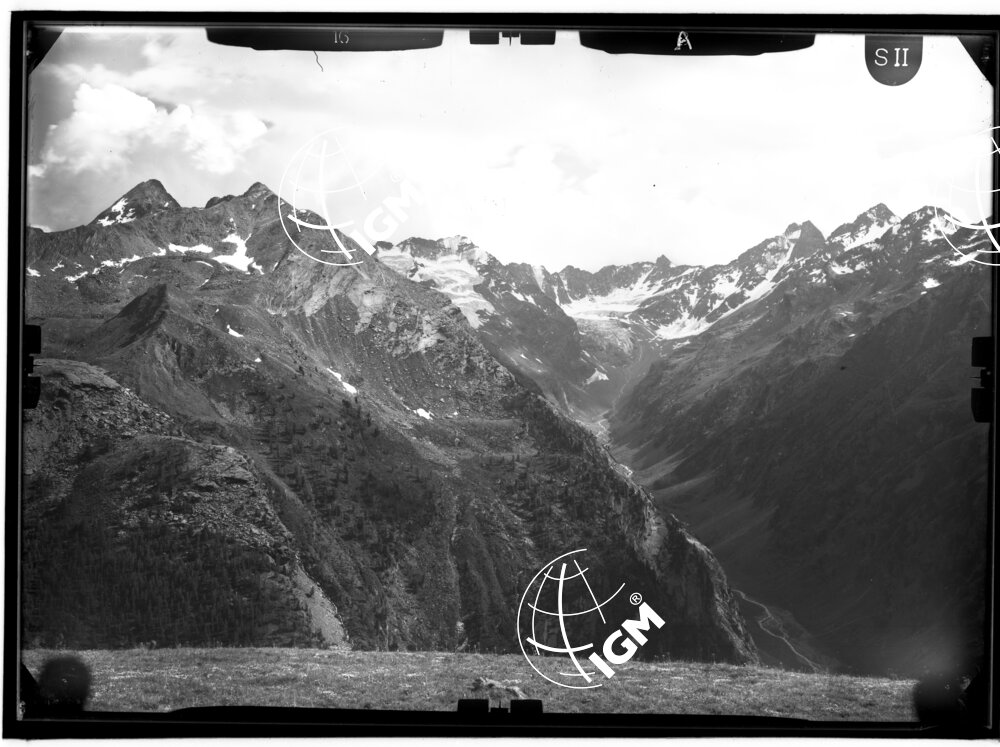 Valle di Cogne - panorama a nord di Punta Rossini località di presa ovest Taverana - LN00011027