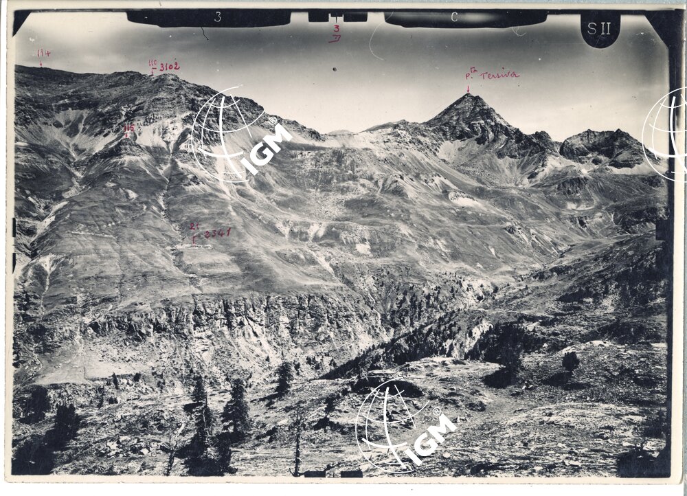 Rilievi al Gran Paradiso - Valle di Cogne - panorama da Punta Campé a Penne Blanche località di presa ovest Testa Gailles - FT00002126