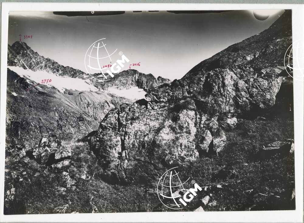 Rilievi al Gran Paradiso - Valle di Bardoney - panorama da Punta Acque Rosse a Torre di Lavino - località di presa Punta del Rossini - FT00002178