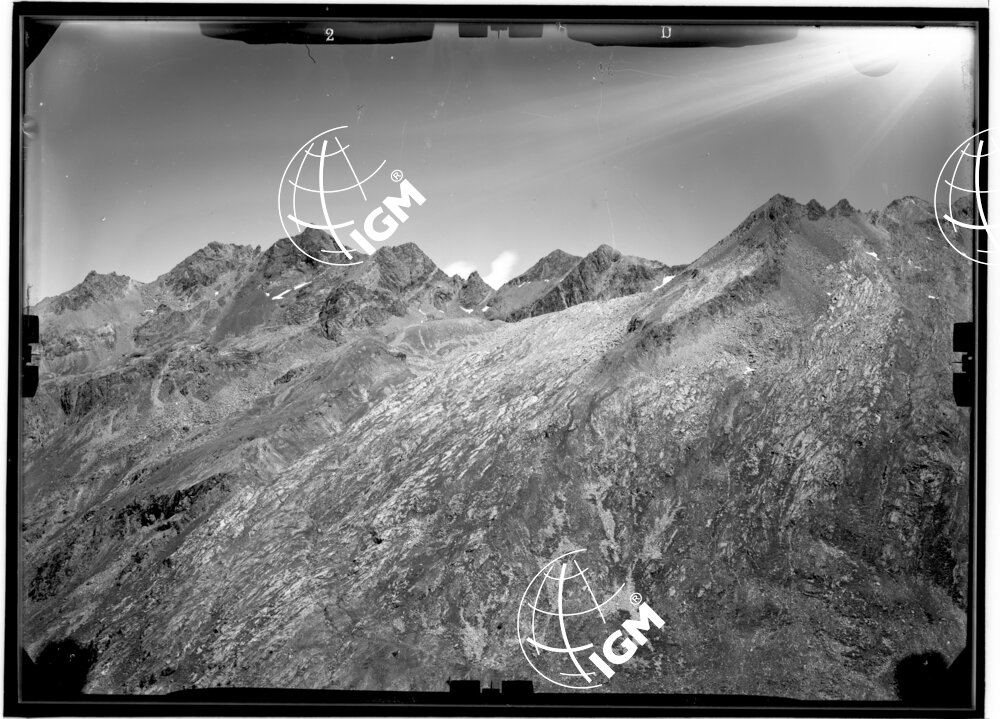 Rilievi al Gran Paradiso - Valle di Bardoney - panorama da Punta Acque Rosse a Torre di Lavino - località di presa Punta del Rossini - LN00011085