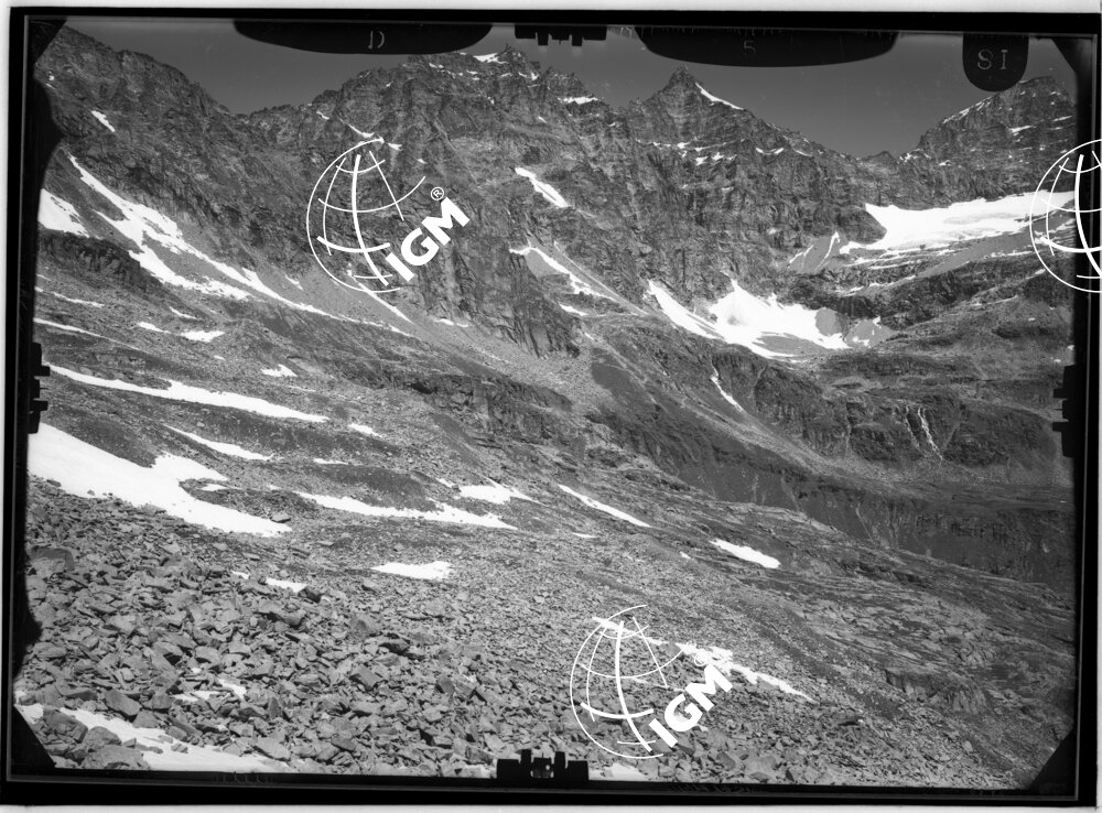 Rilievi al Gran Paradiso - Vallone del Piantonetto - di Noaschetta - Ciamausseretto - Vallone del Roc (Ceresole Reale) - panorama dal Cianfaron alla Punta Ciamausseretto - località di presa dalle Pendici E. P. Curmon - LN00011221