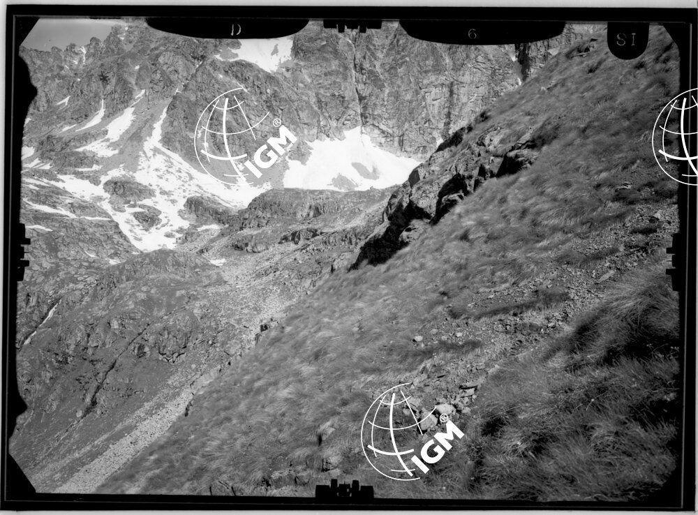 Rilievi al Gran Paradiso - Vallone del Piantonetto - di Noaschetta - Ciamausseretto - Vallone del Roc (Ceresole Reale) - panorama dal Cormaon a Cima Bruil - località di presa a N. E. delle A. di Breuil - LN00011224