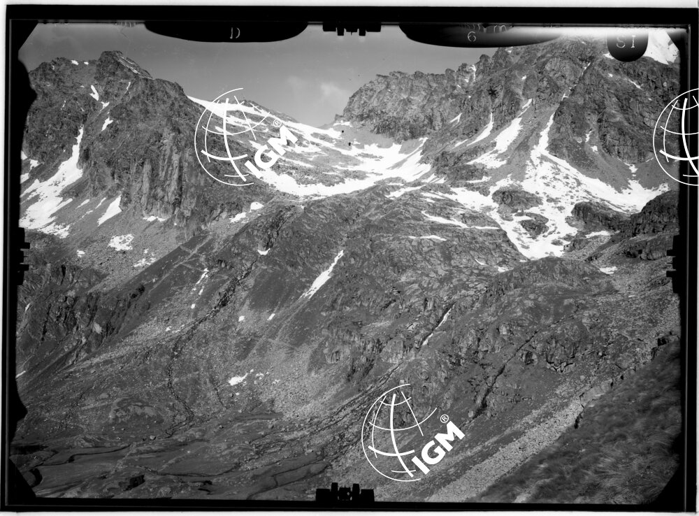 Rilievi al Gran Paradiso - Vallone del Piantonetto - di Noaschetta - Ciamausseretto - Vallone del Roc (Ceresole Reale) - panorama dal Cormaon a Cima Bruil - località di presa a N. E. delle A. di Breuil - LN00011225