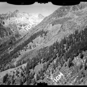 Rilievi al Gran Paradiso - Valle di Iozzo - panorama dal M. Colombino al Costone di Punta Rossa - località di presa presso la G. Giogo di Sotto - LN00011408