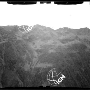 Valle d'Ambra - stazione 17 - panorama Valle di Livrio - M. Masoni M. Biurche - località di presa N. E. di P.zo Cerik. - LN00011668