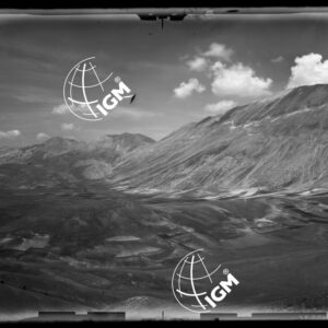 Staz. 1 - Umbria / Marche - Presa Monte Guaidone - Panorama Monte Vettore - - LN00017984