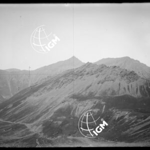 Pacco N. 25 - Bardonecchia - Sulla Roccia che scende ad Ovest di Punta Valfroide (Valfredda - Vallone d'Almiane) - LN00025274